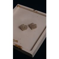 Серьги-гвоздики из металлизированного бисера