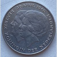 Нидерланды 2,5 гульдена 1980 г. Коронация королевы Беатрис