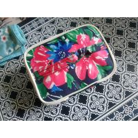 Косметичка. Состояние на скане.