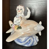 ВИНТАЖНАЯ ФАРФОРОВАЯ СТАТУЭТКА, ГЕРМАНИЯ!!! ДЕВОЧКА - ПИЛОТ (ЛЕТЧИЦА) В САМОЛЁТЕ!!! АГИТАЦИОННЫЙ ФАРФОР!!! СТАРТ С РУБЛЯ БЕЗ МЦ!!!