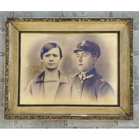 Фотография польского военного с женой в рамке. 50см на 40см.