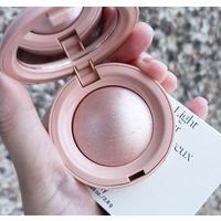 Хайлайтер Rare Beauty Positive Light Silky Touch Highlighter в оттенке Mesmerize