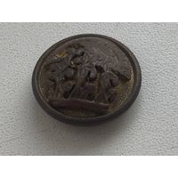 Пуговица с мундира чиновника "ОбшестваБлагородных девиц и прочих институтов"ПОСЕТИ ВИНОГРАД СЕЙ"остатки позолоты