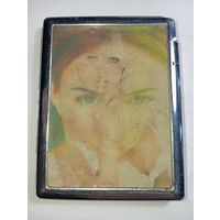 Винтажный портсигар с переливающимися картинками . С рубля .