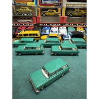 Москвич 426 цвет кипарис, решетка с четырьмя круглыми фарами. Вечер четверга в зеленых, и не только, тонах. Ставим будильник на 22-00 и пополняем свои саратовские собрания!