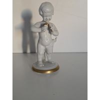 Мальчик с цветком. Capodimonte