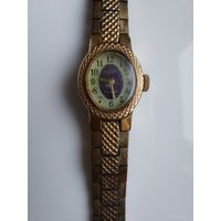 Часы Чайка женские  С РУБЛЯ.