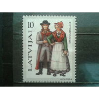 Латвия, 1997. Народные костюмы