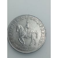 Албания 50 леков 2000 года .