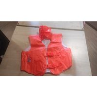 Детский спасательный жилет Intex на 3-6 лет. Состояние нового, не пользовались. На 18-30 кг. Отличного качества жилет хорошей фирмы, покупали за границей.
