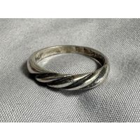 Кольцо серебряное 925 пробы. 42