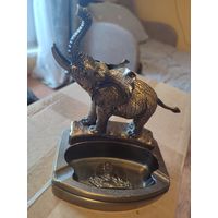 Пепельница с зажигалкой вместе