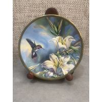 Декоративная тарелка Pickard США. Рубиновый колибри и лилии. 1989 год. 16.5 см