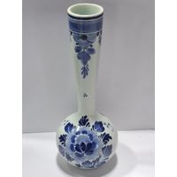 Ваза Royal Delft , 60- е годы, Нидерланды (Голландия). Клеймо. Высота 17 см