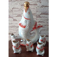 Фарфоровая статуэтка-штоф Рыбка + 5 маленьких рыбок