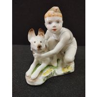 Статуэтка фарфоровая Юный пограничник (мальчик с собакой). ЛФЗ, СССР