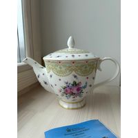 Коллекционный фарфоровый чайник