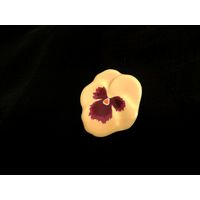 Брошь, керамика, винтаж, "Анютин глаз" Фиалка Виттрока Avon