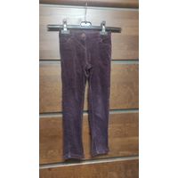 Джинсы вельвет бордо Next на 110-116-122 рост, очень классные, хорошее состояние. Носили совсем мало, ребенок не любит брюки. Мягенькие и классно сидят на фигуре, талия регулируется. Длина 67 см, ПОта