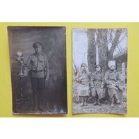 Фото "Офицер РИ с шашкой" и "Офицеры на завалинке" (на фото одно лицо), штамп полкового ателье 542 Лепельского пехотного полка, 1917 г.