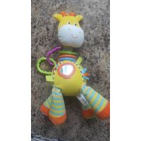 Игрушка для малышей Carters, покупала в Америке. Очень классная игрушка, разные фактуры ткани, шелестит. Качество отличное. Состояние хорошее. Высота 32 см.
