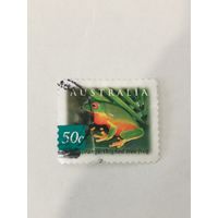 Марка из серии "Природа тропических лесов Австралии" - Оранжевоногая лягушка (Litoria xanthomera)