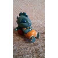 Динозавр строитель спящий из киндера 1995 год