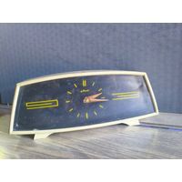 Часы настольные "Маяк"