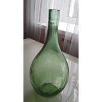 Бутылка зелёная пузатая