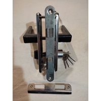 Замок врезной, кнопочный, 5 ключей. См. описание.