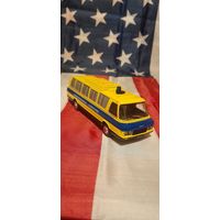 Машинка (модель) 1:43 deagostini  ЗИЛ-118КЛ Юность Криминалистическая лаборатория