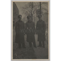 Унтер-офицеры Вермахта с парадными саблями