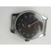 Старые часы Победа из коллекции, баланс цел, идут. Возможно требуется обслуживание, т.к. долго лежали без хода.