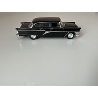 Автолегенда ГАЗ-13 (Чайка)