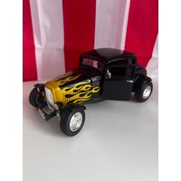 Модель Ford Coupe 1932 1:18 Motormax