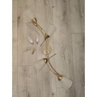 Потолочный светильник.