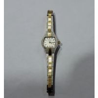 Часы женские кварцевые фирмы "Regent de Cave" Швейцария. Не исправные.