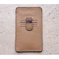 Футляр для очков натуральная кожа Германия ХХ век. 9 х 14.5 см., имеется приспособление для доставания очков.