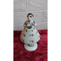 КОЛЛЕКЦИОННАЯ ФАРФОРОВАЯ СТАТУЭТКА СПЛЕТНИЦА СКЛОЧНИЦА ИЗ СЕРИИ РАЗГОВОР ЛФЗИ СССР РАННЯЯ ОРИГИНАЛ РАСКРАС 2 Распродажа Коллекции ! Экспресс  Аукцион с рубля без МПЦ и прочего .Много лотов в продаже .