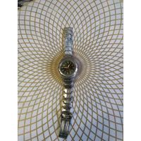 Часы наручные с браслетом OMAX . В ремонт,коллекцию,на запчасти. Состояние на скане.