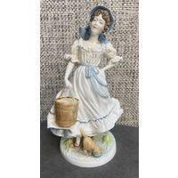 Фарфоровая статуэтка Royal Worcester. Молочница. Англия 1989 год. Высота 22 см