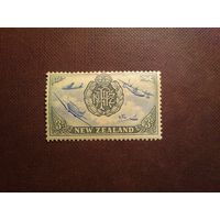 Новая Зеландия 1946 г .Эмблема и самолет Королевских ВВС Новой Зеландии. /41а/