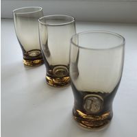 Рюмки, дымчатое стекло, винтаж. Одним лотом 3 шт.