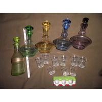 Графины(5 шт.) и рюмки 12 шт,цветное стекло времён СССР.С рубля.