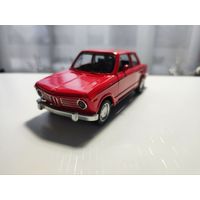 BMW 2002 1:32 машинка металлическая модель автомобиля коллекционная