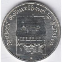 ГДР 5 марок, 1983 Родной дом Мартина Лютера в Эйслебене UNC