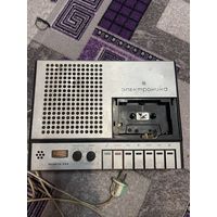 Кассетный магнитофон