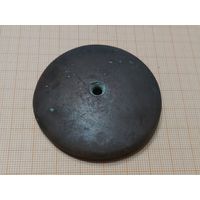 Элемент конской упряжи.