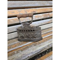 Старинный утюг