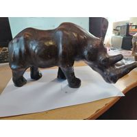 Носорог статуэтка